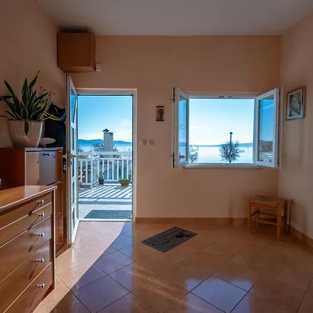 Seafront Escape *