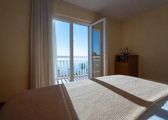 Seafront Escape Kastela