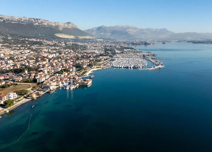 Seafront Escape * Kastela