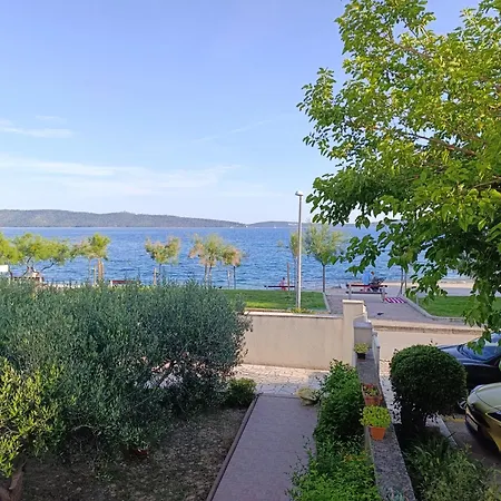 Διαμέρισμα Seafront Escape Kaštela